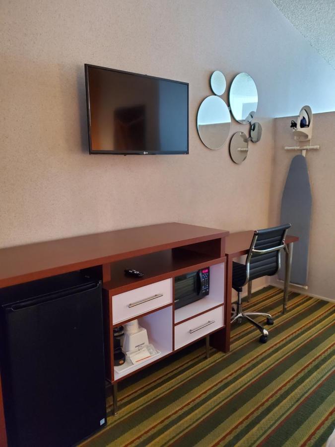 Howard Johnson By Wyndham Phoenix Airport/Downtown Area Dış mekan fotoğraf