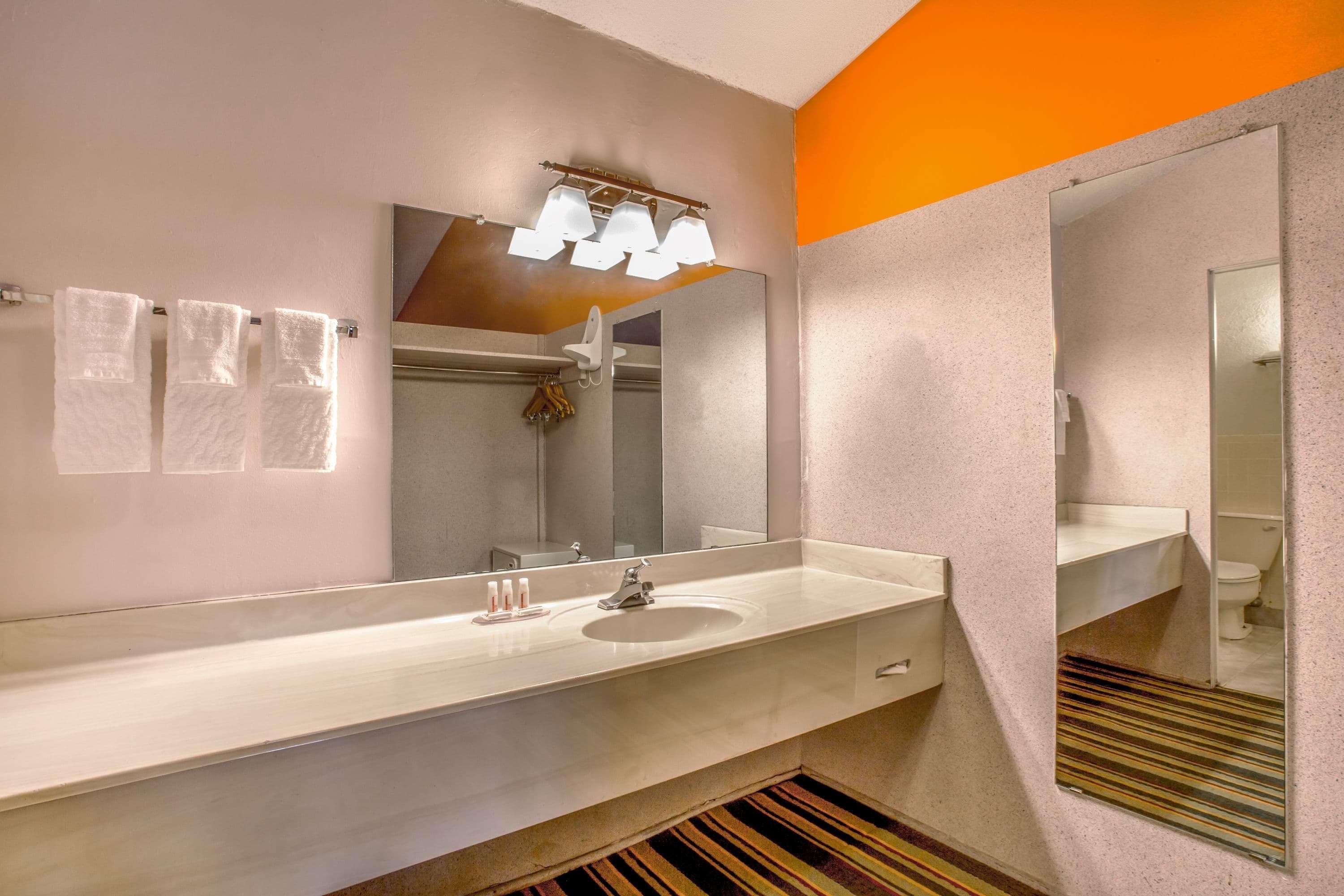 Howard Johnson By Wyndham Phoenix Airport/Downtown Area Dış mekan fotoğraf